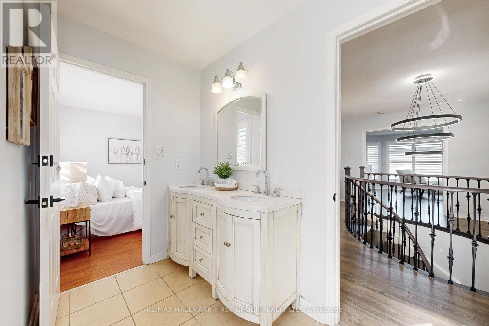 898 DARWIN DRIVE Image 34