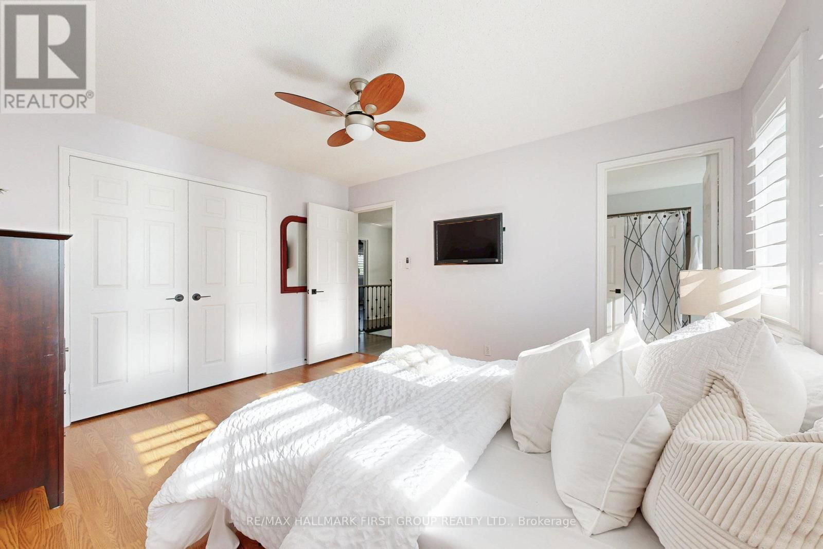 898 DARWIN DRIVE Image 36