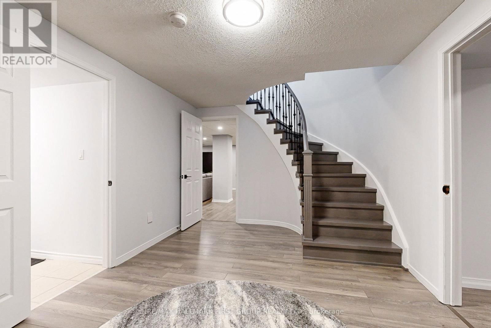 898 DARWIN DRIVE Image 37