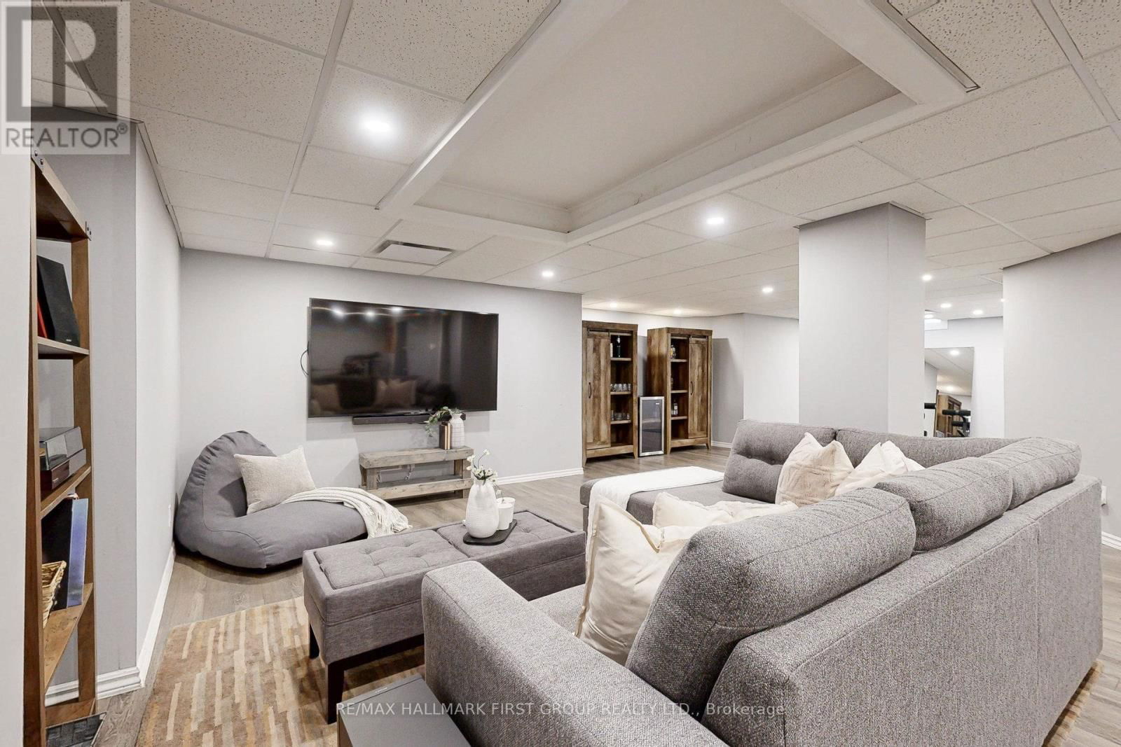 898 DARWIN DRIVE Image 38