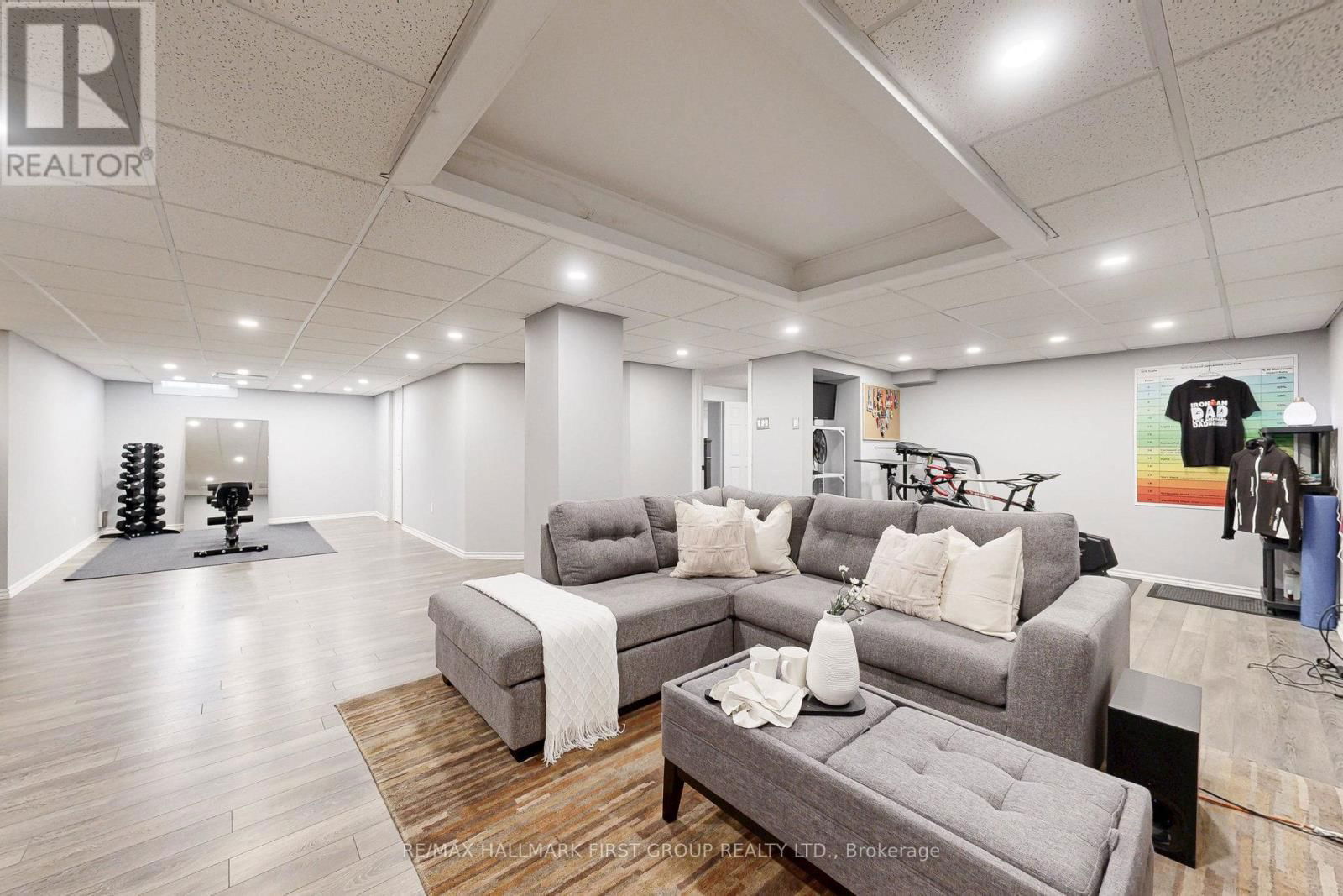 898 DARWIN DRIVE Image 39