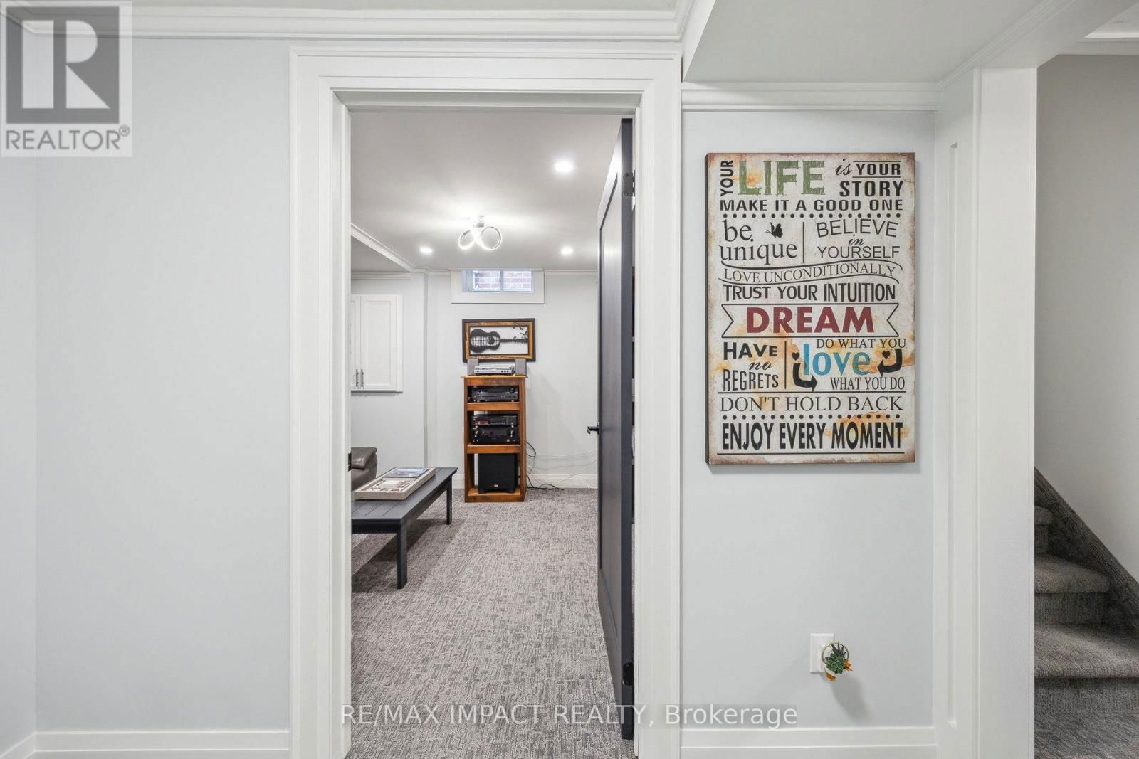 24 BROUGH COURT Image 44