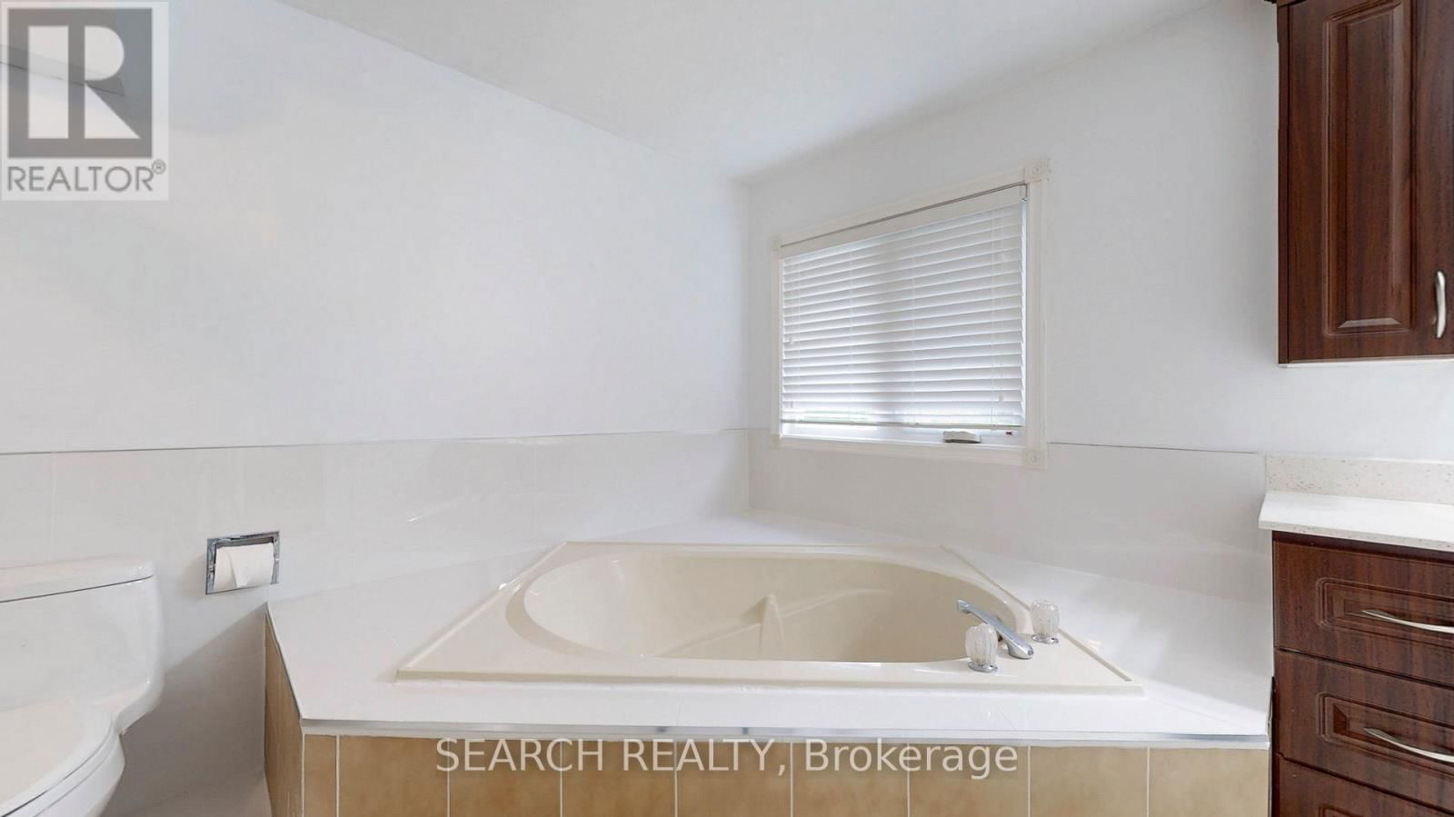 Main - 17 GLENHEATHER TERRACE Image 33