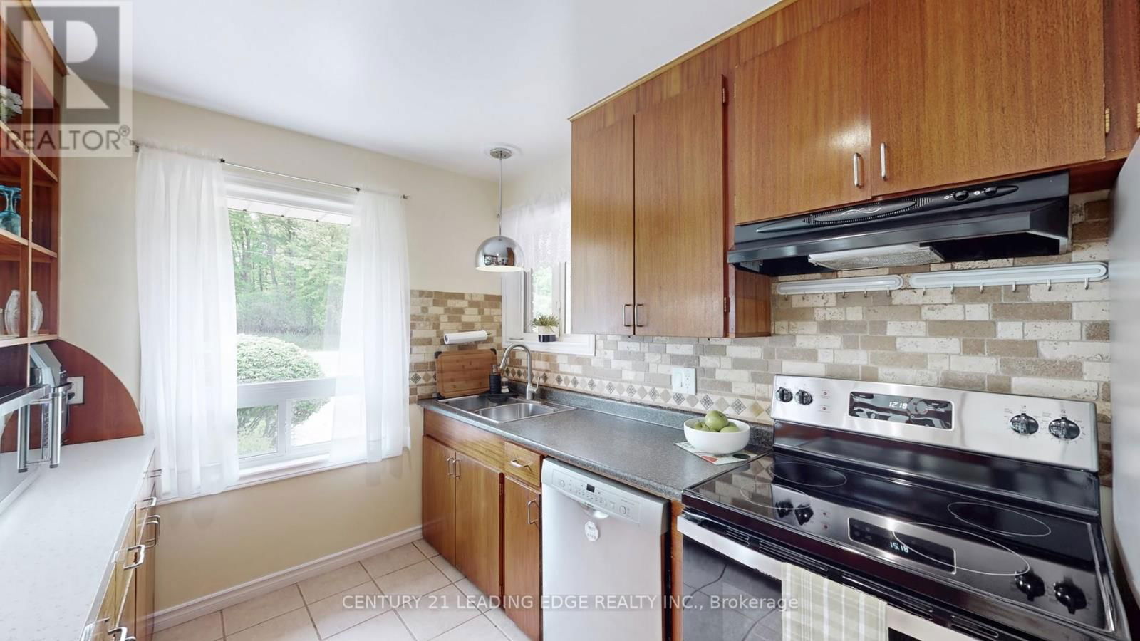 3031 HWY 7A Image 14