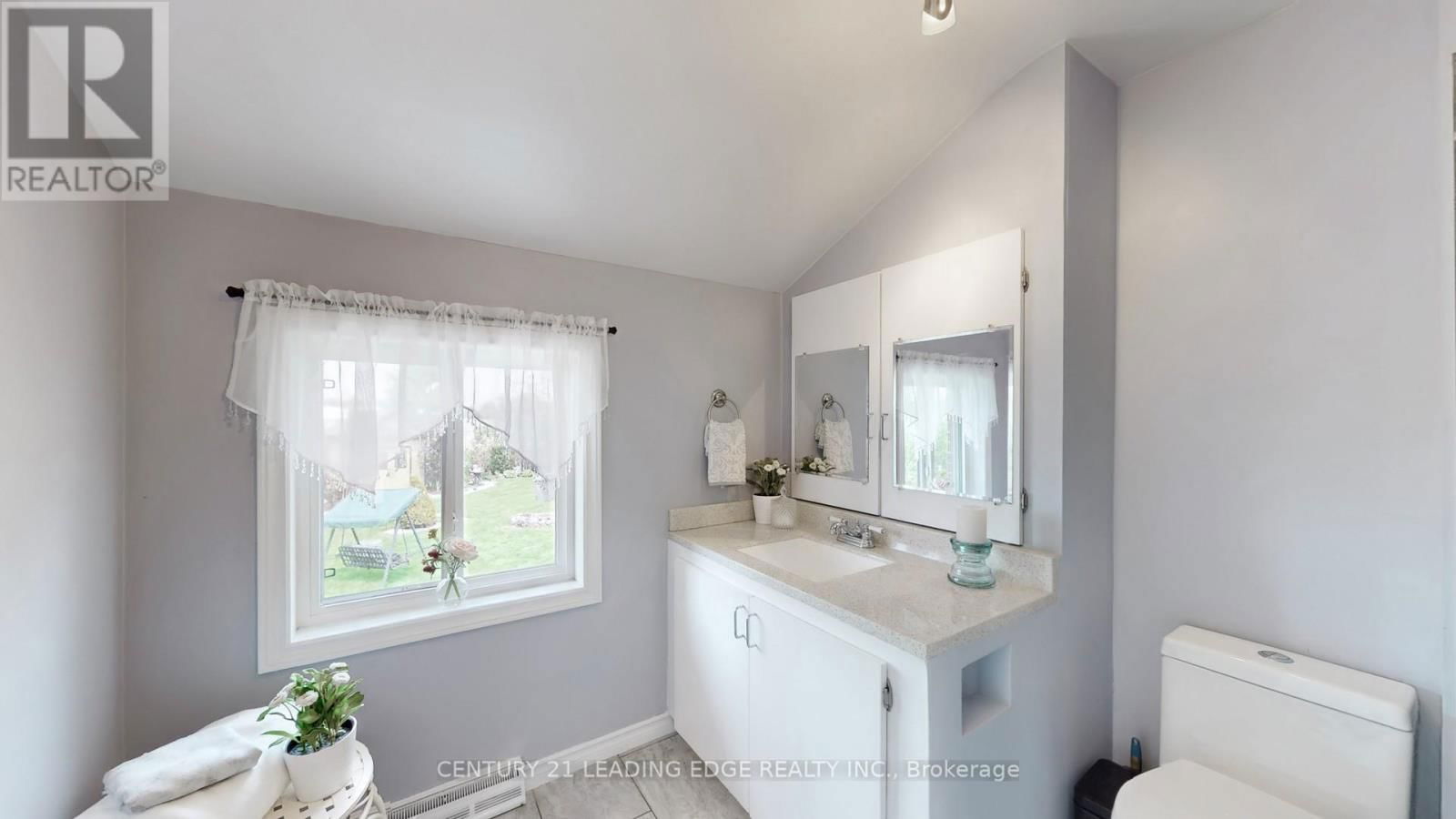 3031 HWY 7A Image 18