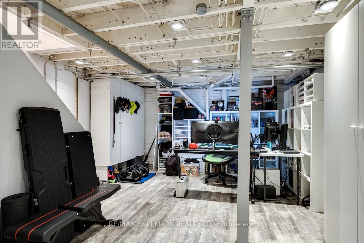 1834 DANFORTH AVENUE Image 24