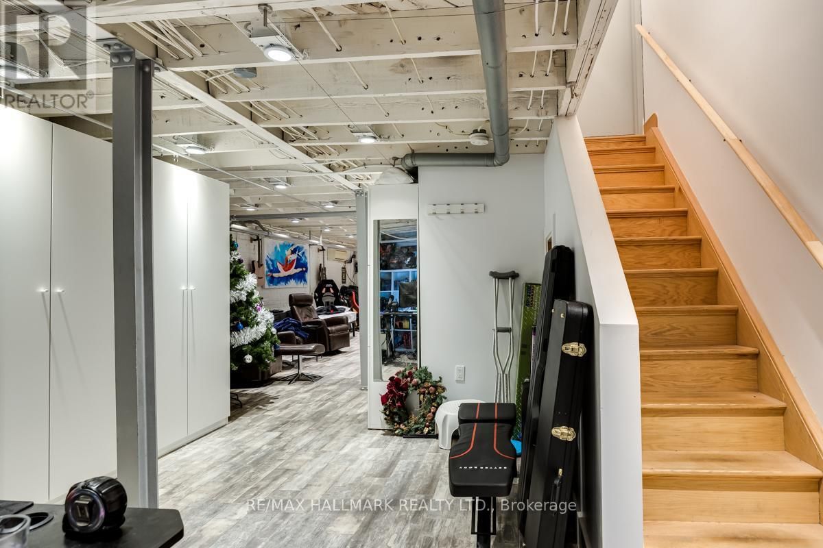 1834 DANFORTH AVENUE Image 25