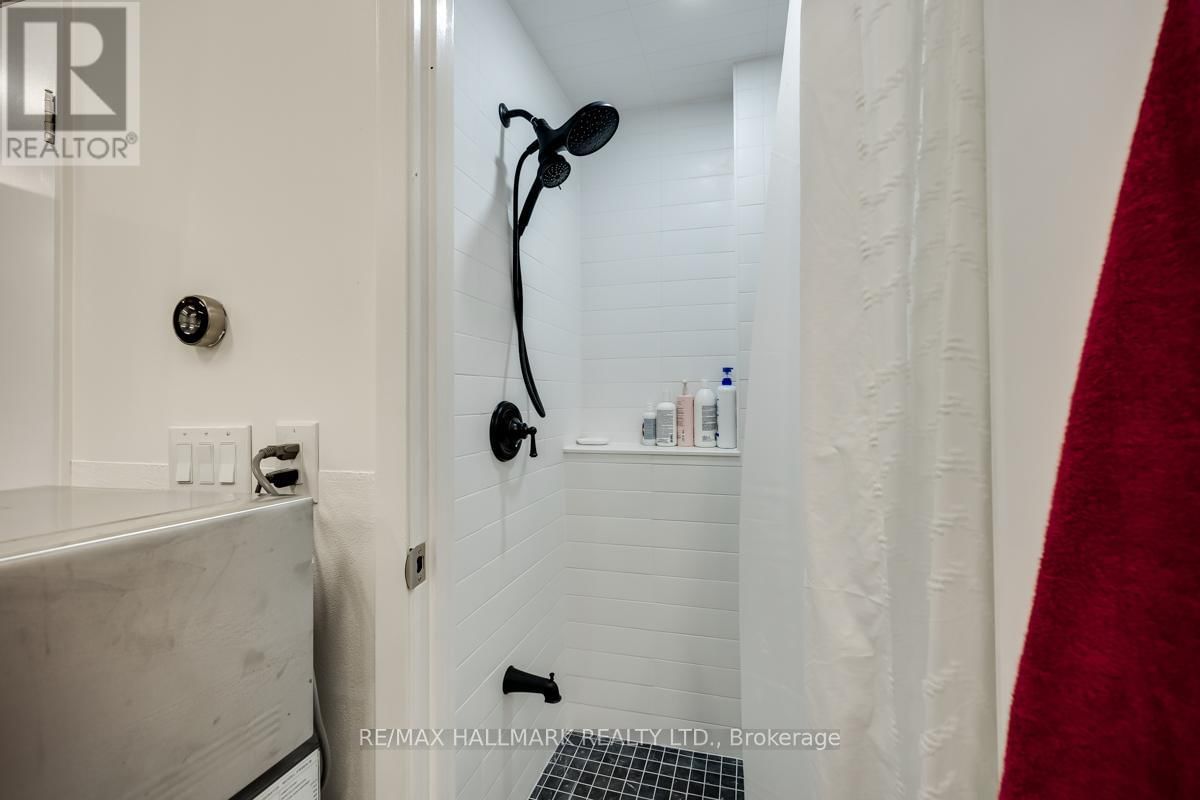1834 DANFORTH AVENUE Image 8