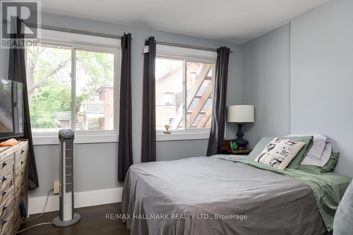 1834 DANFORTH AVENUE Image 9