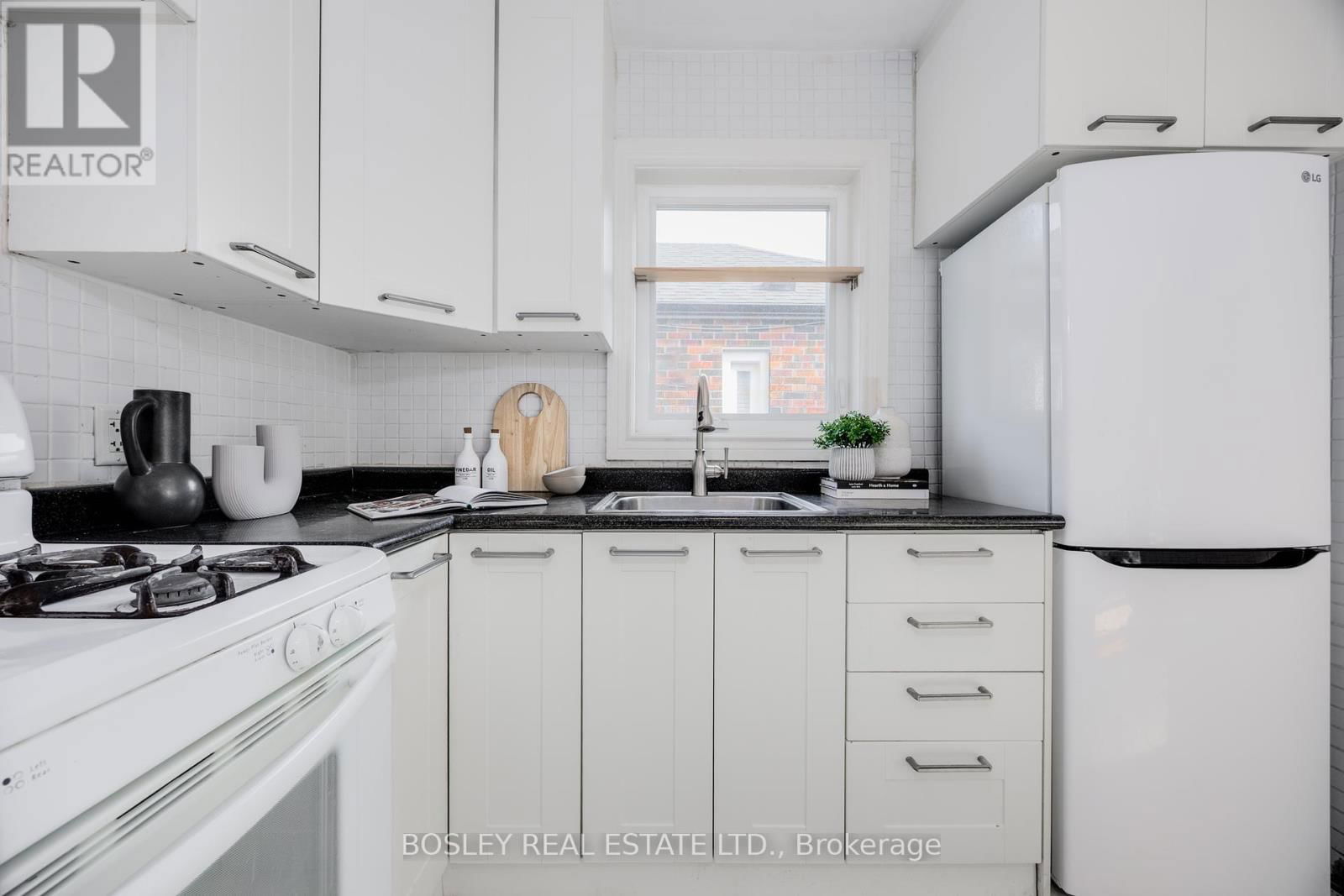 85 MANDERLEY DRIVE Image 10