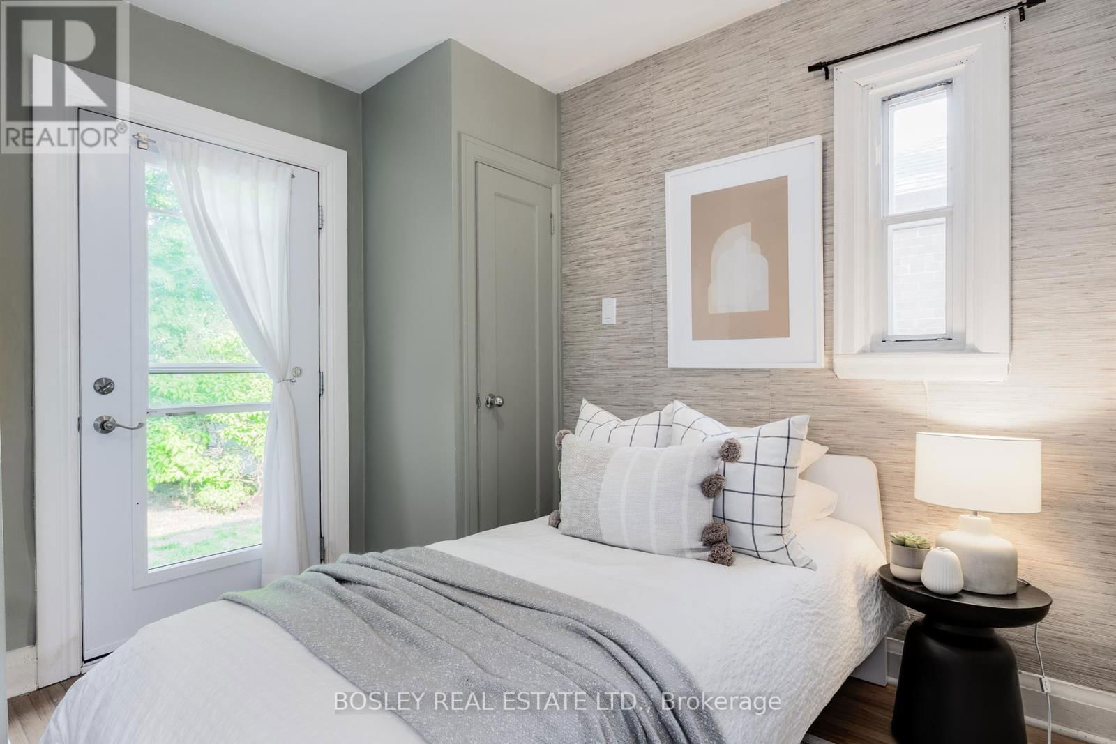85 MANDERLEY DRIVE Image 13