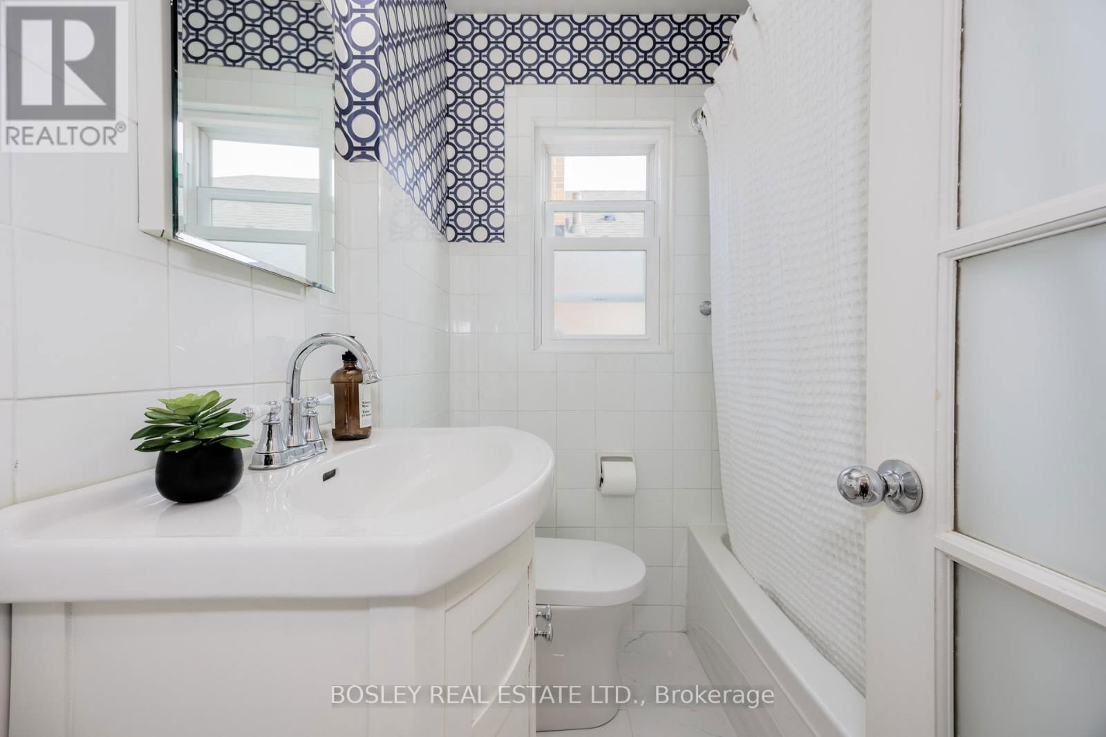 85 MANDERLEY DRIVE Image 15