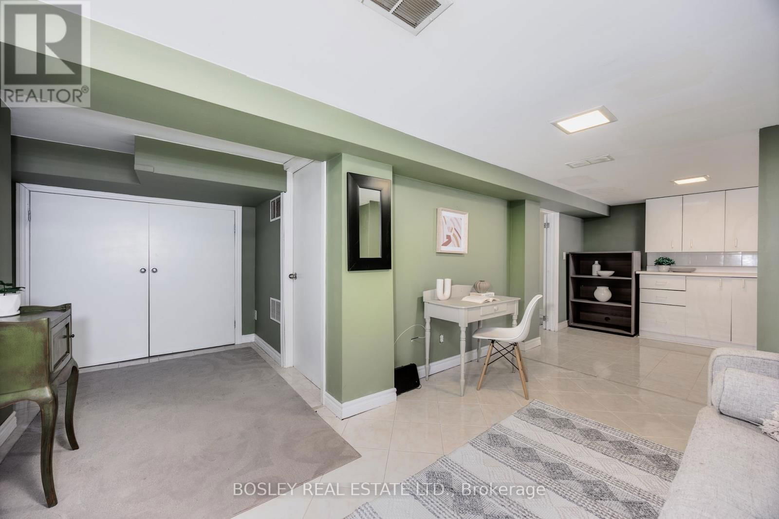 85 MANDERLEY DRIVE Image 17