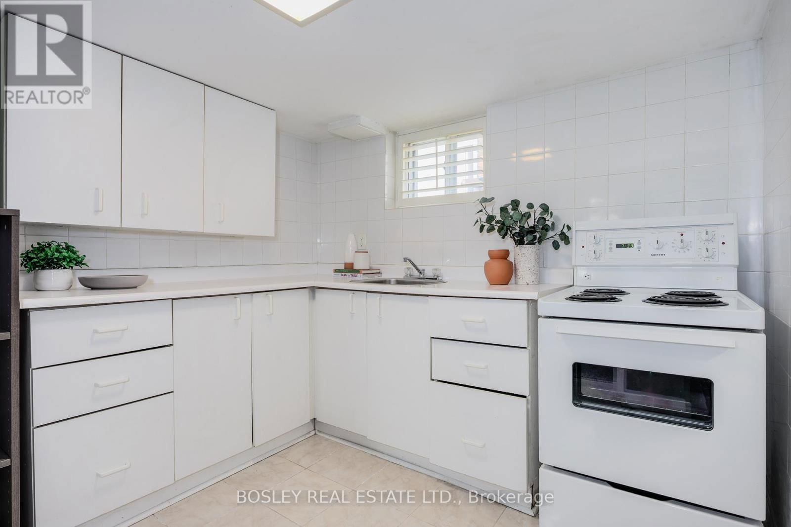 85 MANDERLEY DRIVE Image 18