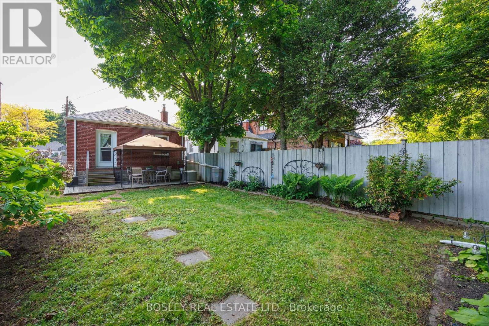 85 MANDERLEY DRIVE Image 22