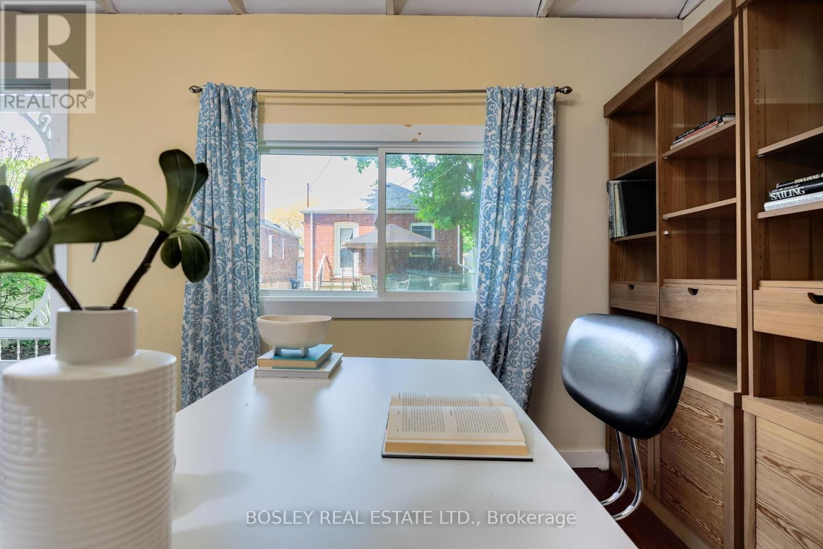 85 MANDERLEY DRIVE Image 25