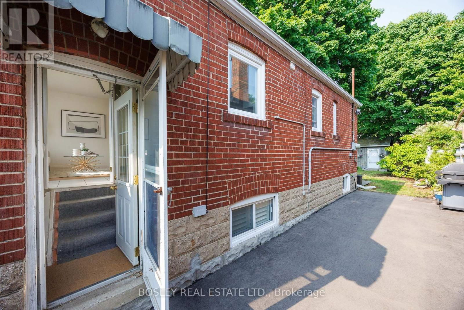 85 MANDERLEY DRIVE Image 28