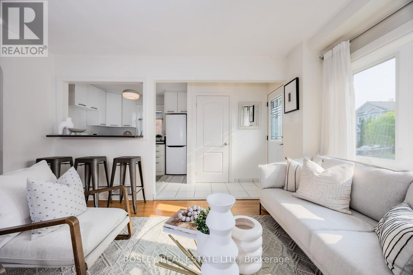 85 MANDERLEY DRIVE Image 3