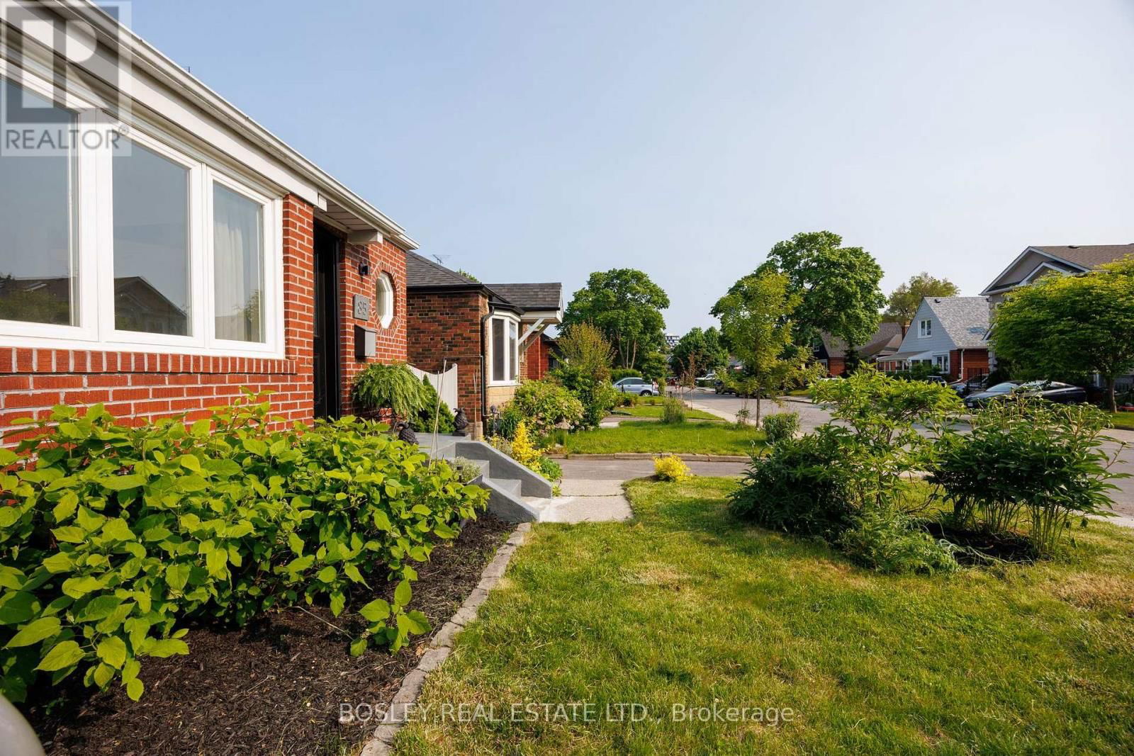 85 MANDERLEY DRIVE Image 30