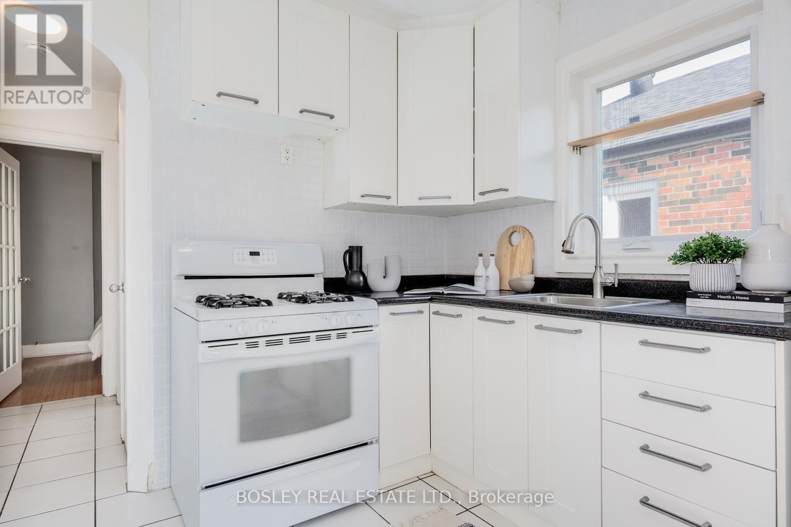 85 MANDERLEY DRIVE Image 9