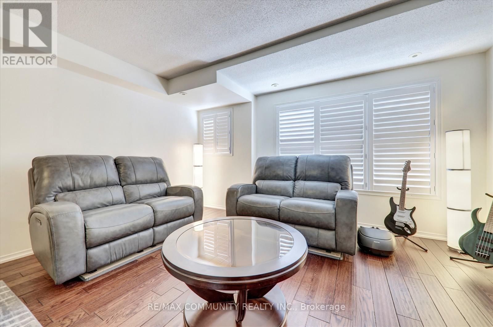 63 - 2758 EGLINTON AVENUE EAST Image 11