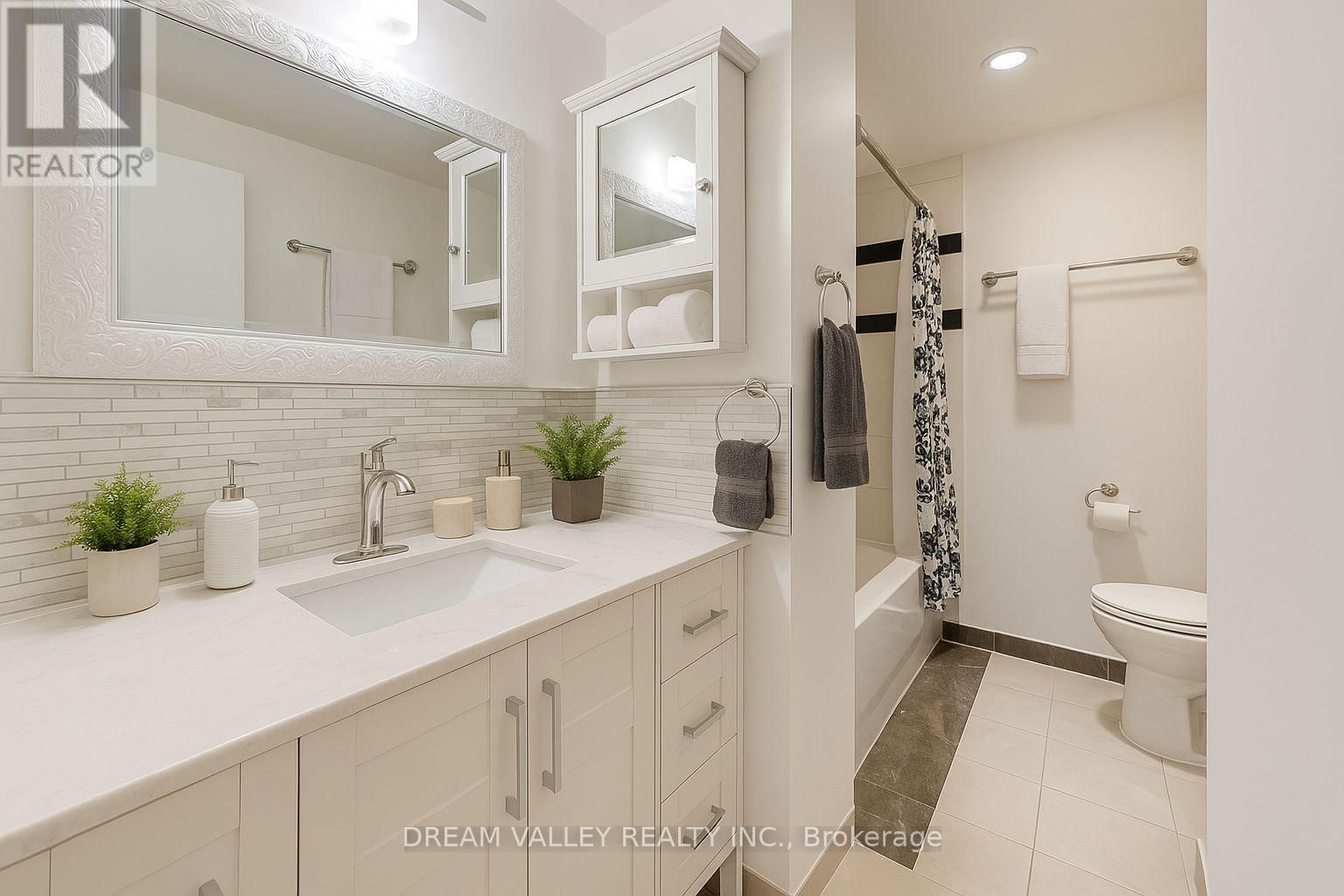 61 - 175 TRUDELLE STREET Image 12