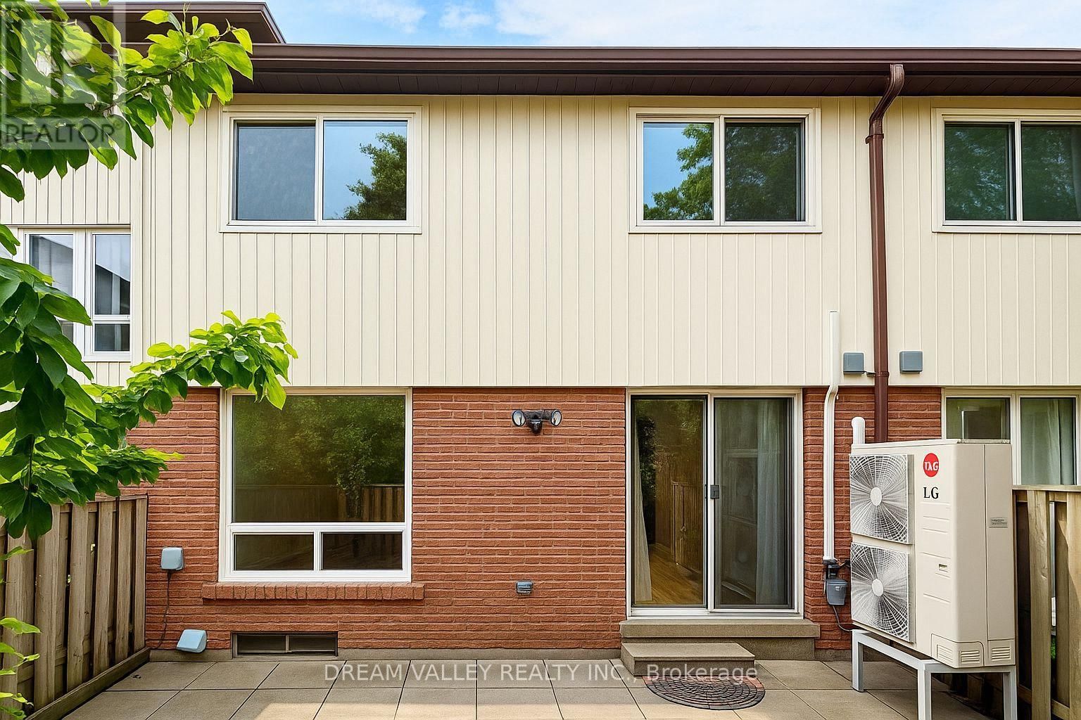61 - 175 TRUDELLE STREET Image 18