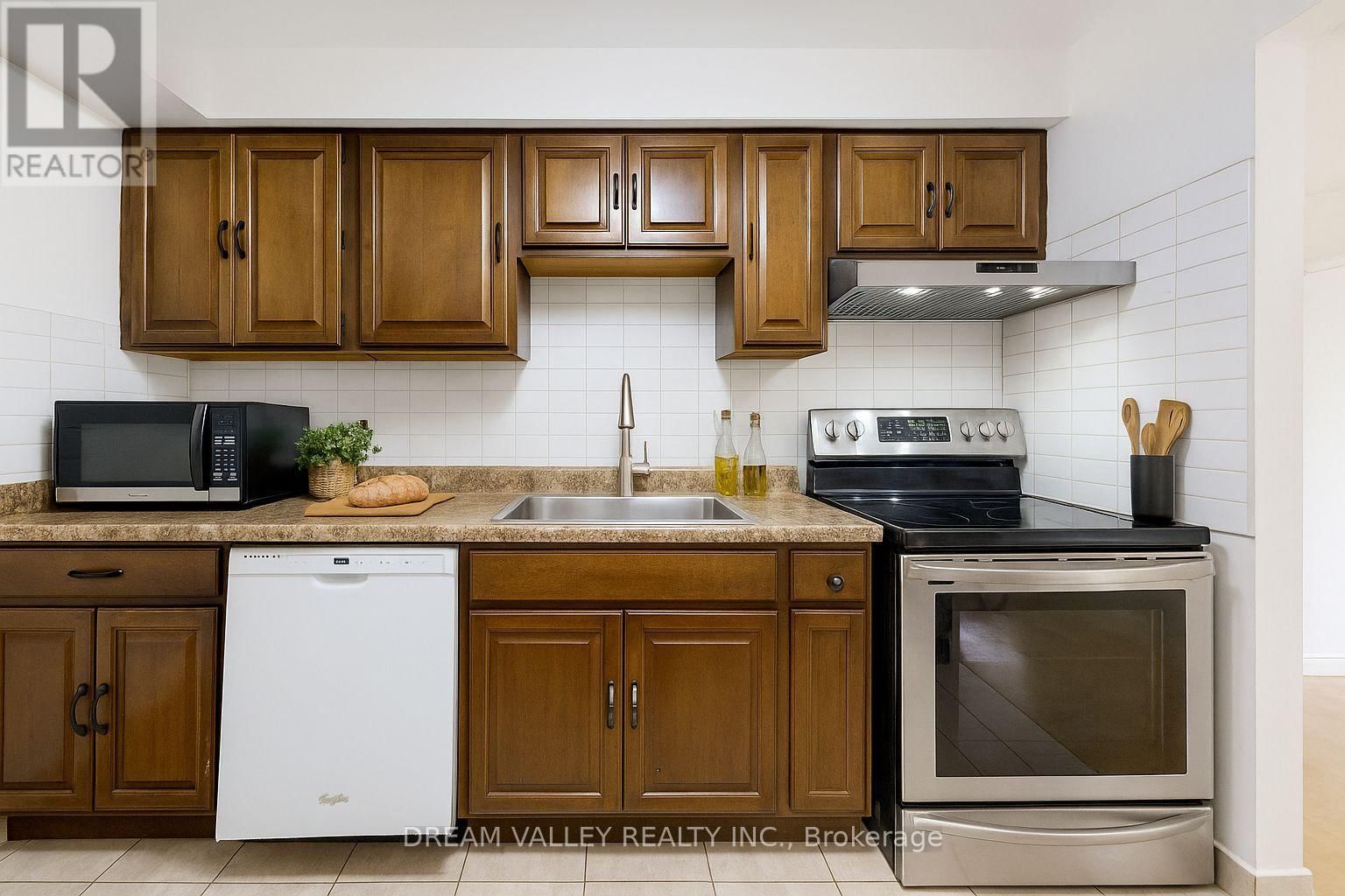 61 - 175 TRUDELLE STREET Image 7