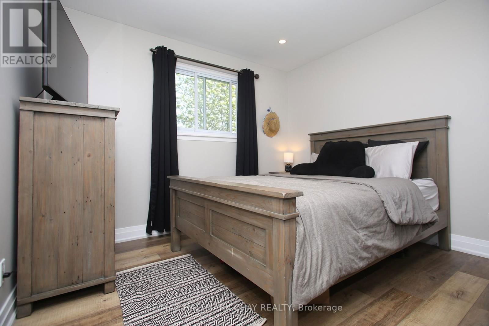 124 GREENSBORO DRIVE Image 22
