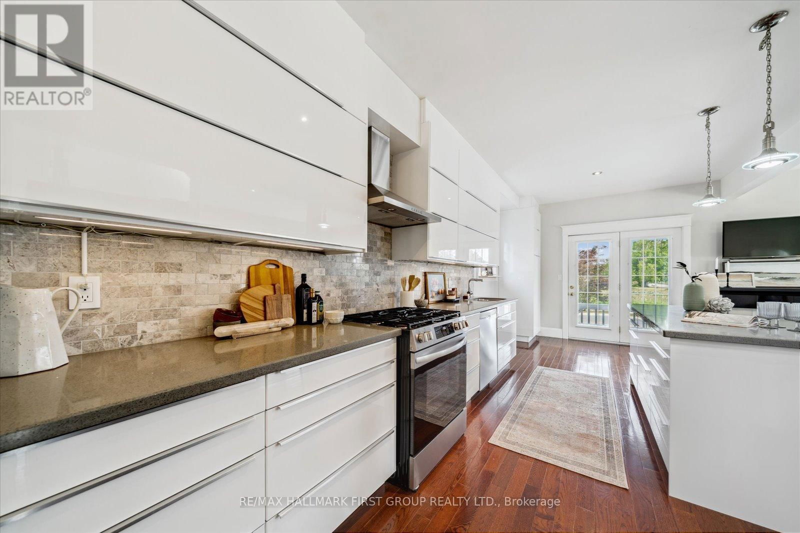 937 PICKERING BEACH ROAD Image 10