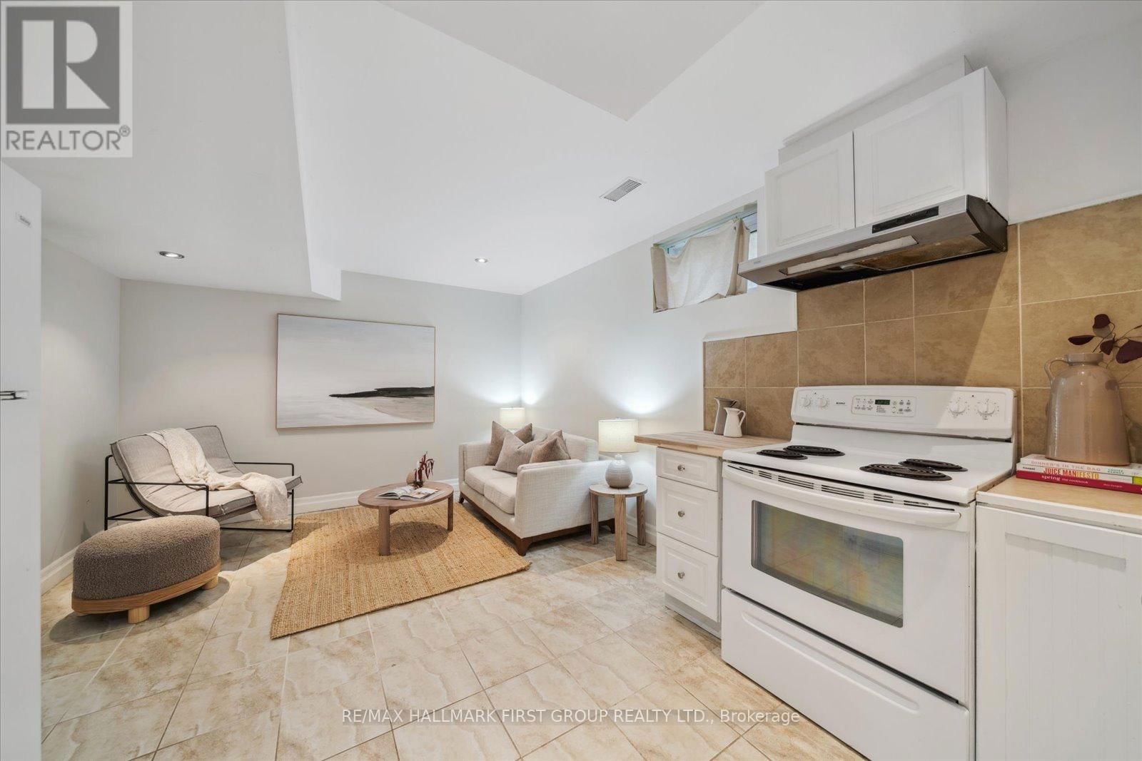937 PICKERING BEACH ROAD Image 31