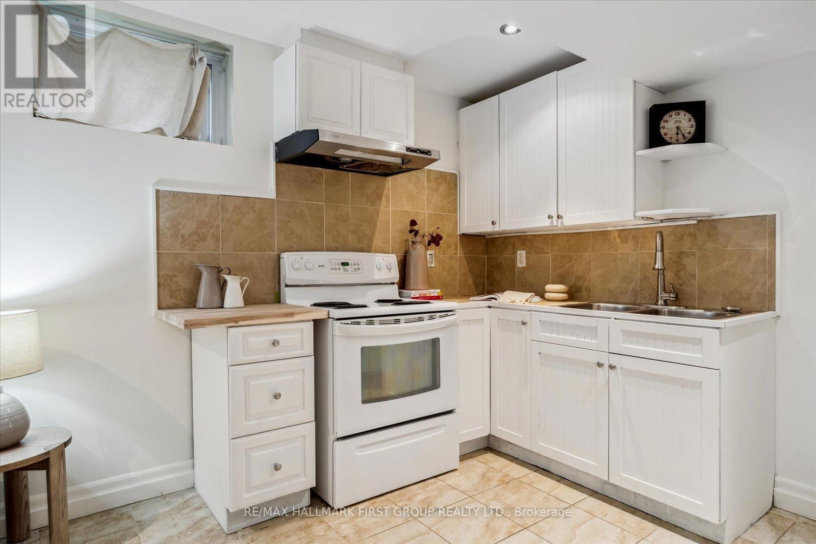 937 PICKERING BEACH ROAD Image 32