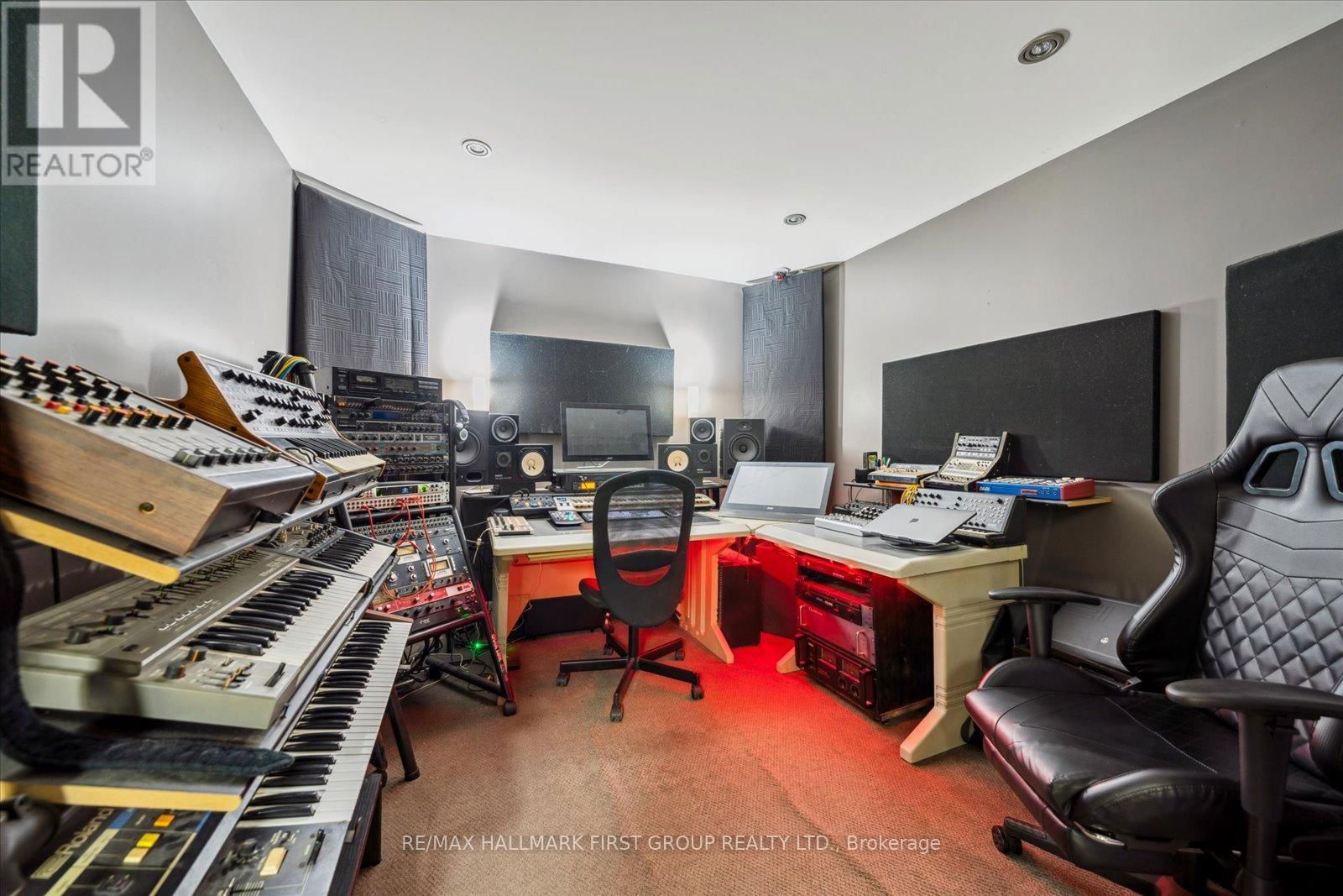937 PICKERING BEACH ROAD Image 35