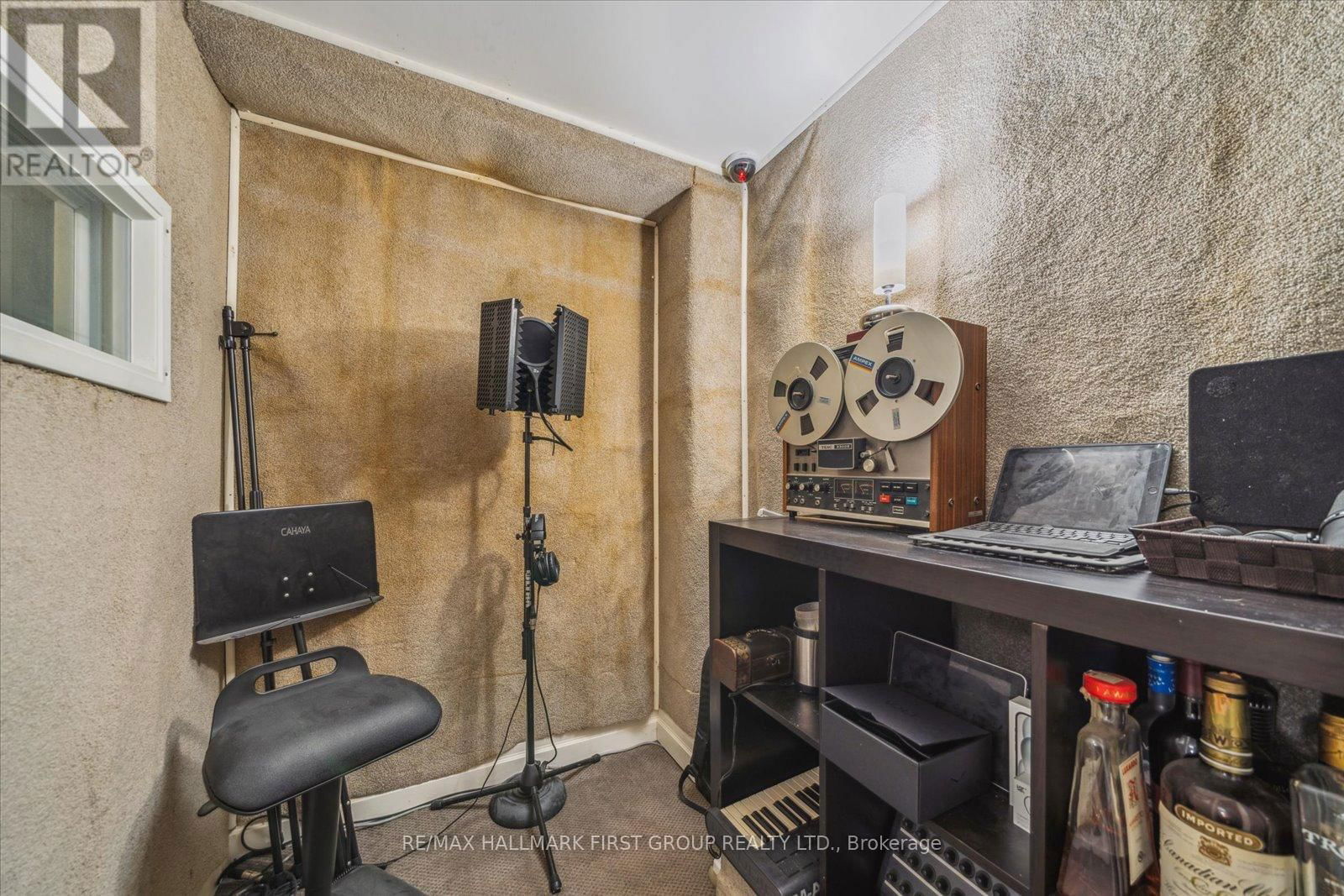 937 PICKERING BEACH ROAD Image 36