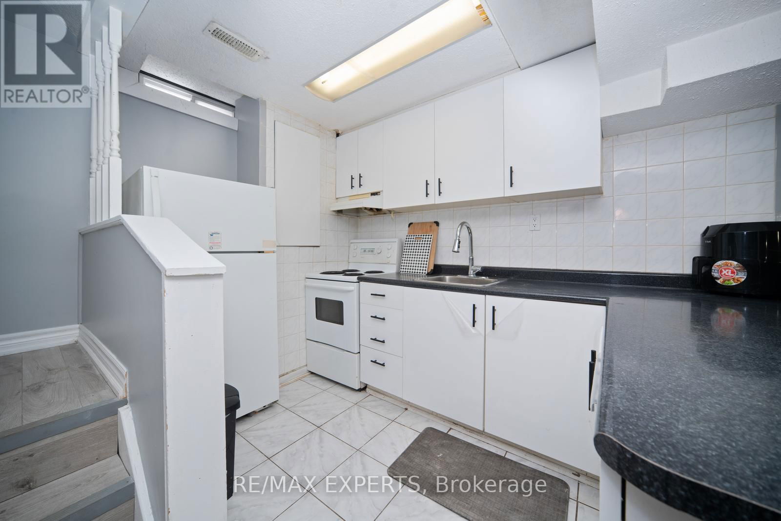 66 CARL CRESCENT Image 5