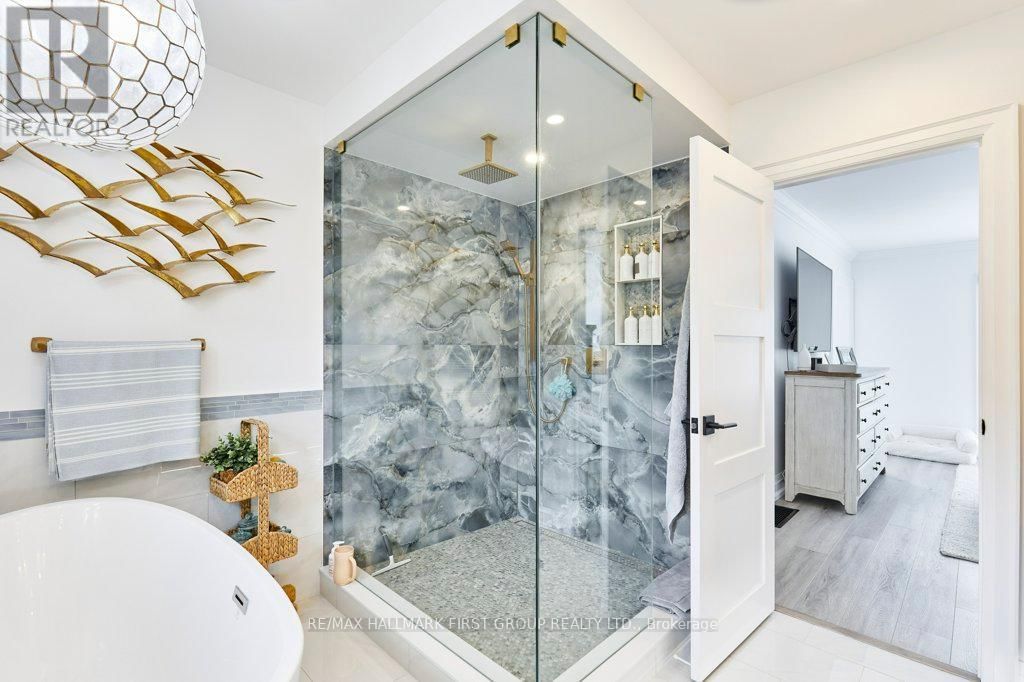 6 AMBLESIDE DRIVE Image 33