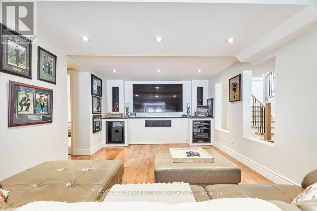 6 AMBLESIDE DRIVE Image 40
