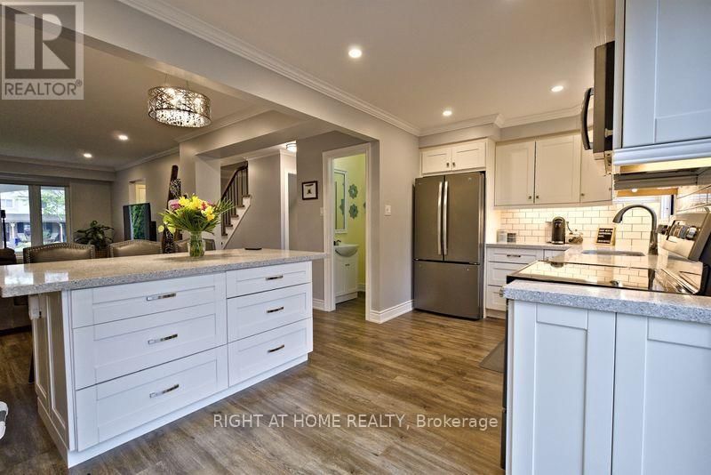 405 FLEETWOOD DRIVE Image 10