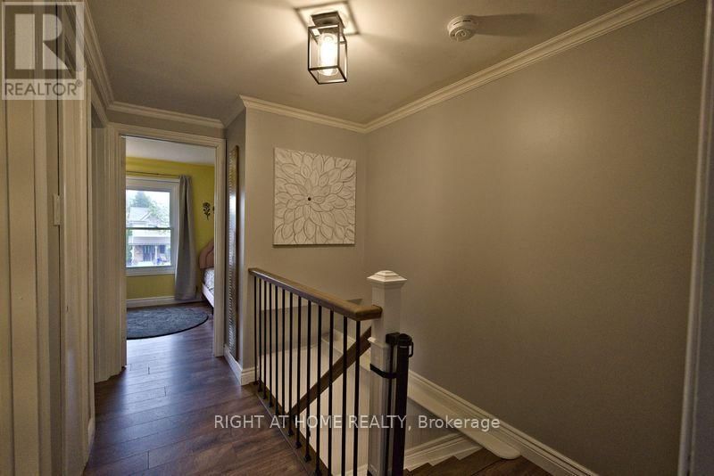 405 FLEETWOOD DRIVE Image 12