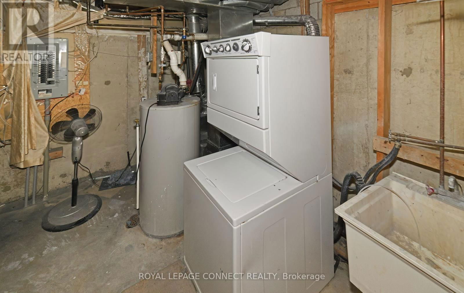 85 SPRUCEDALE WAY Image 32