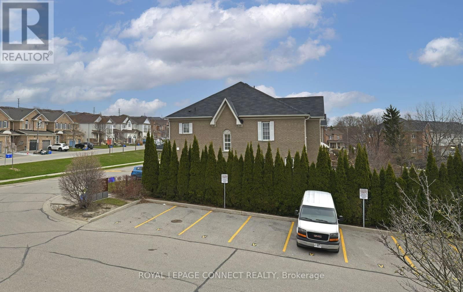 85 SPRUCEDALE WAY Image 36