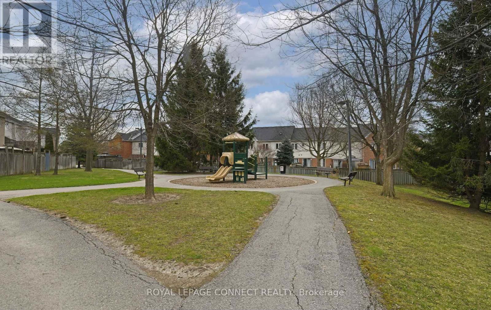 85 SPRUCEDALE WAY Image 38