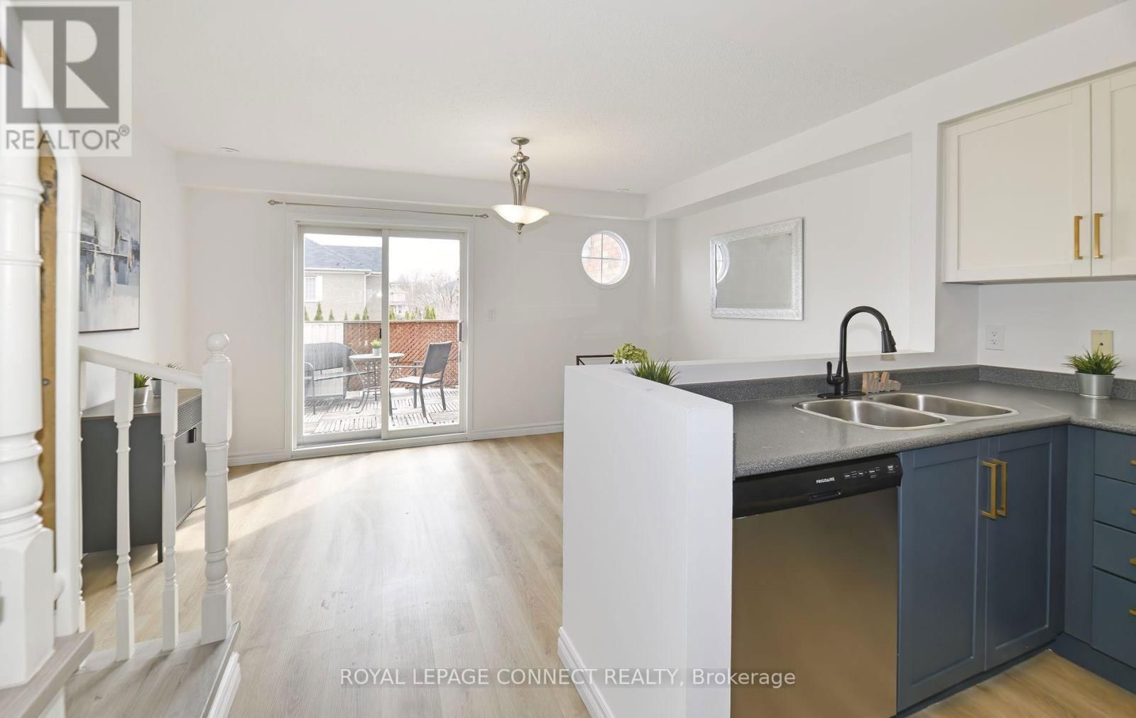 85 SPRUCEDALE WAY Image 6