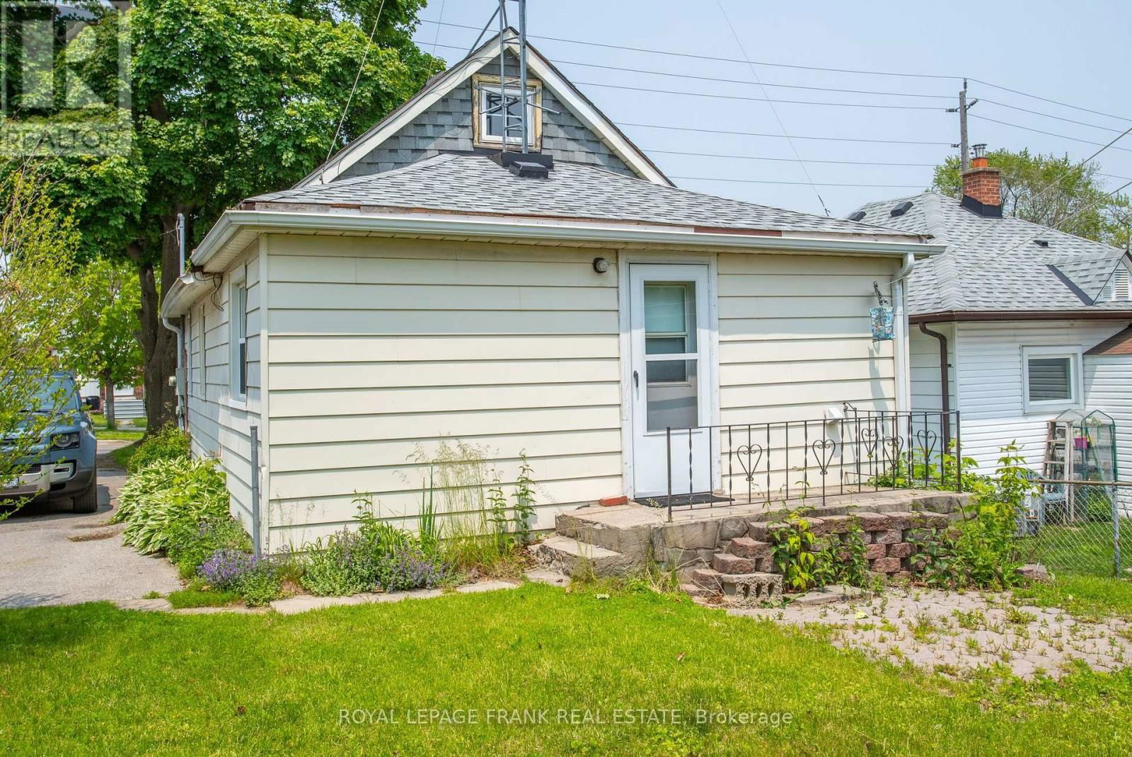 377 ADELAIDE AVENUE WEST Image 22