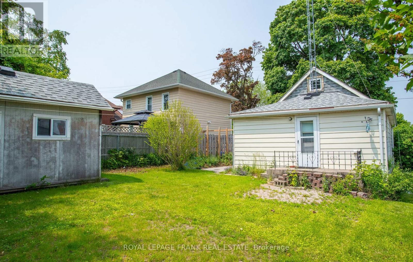 377 ADELAIDE AVENUE WEST Image 23