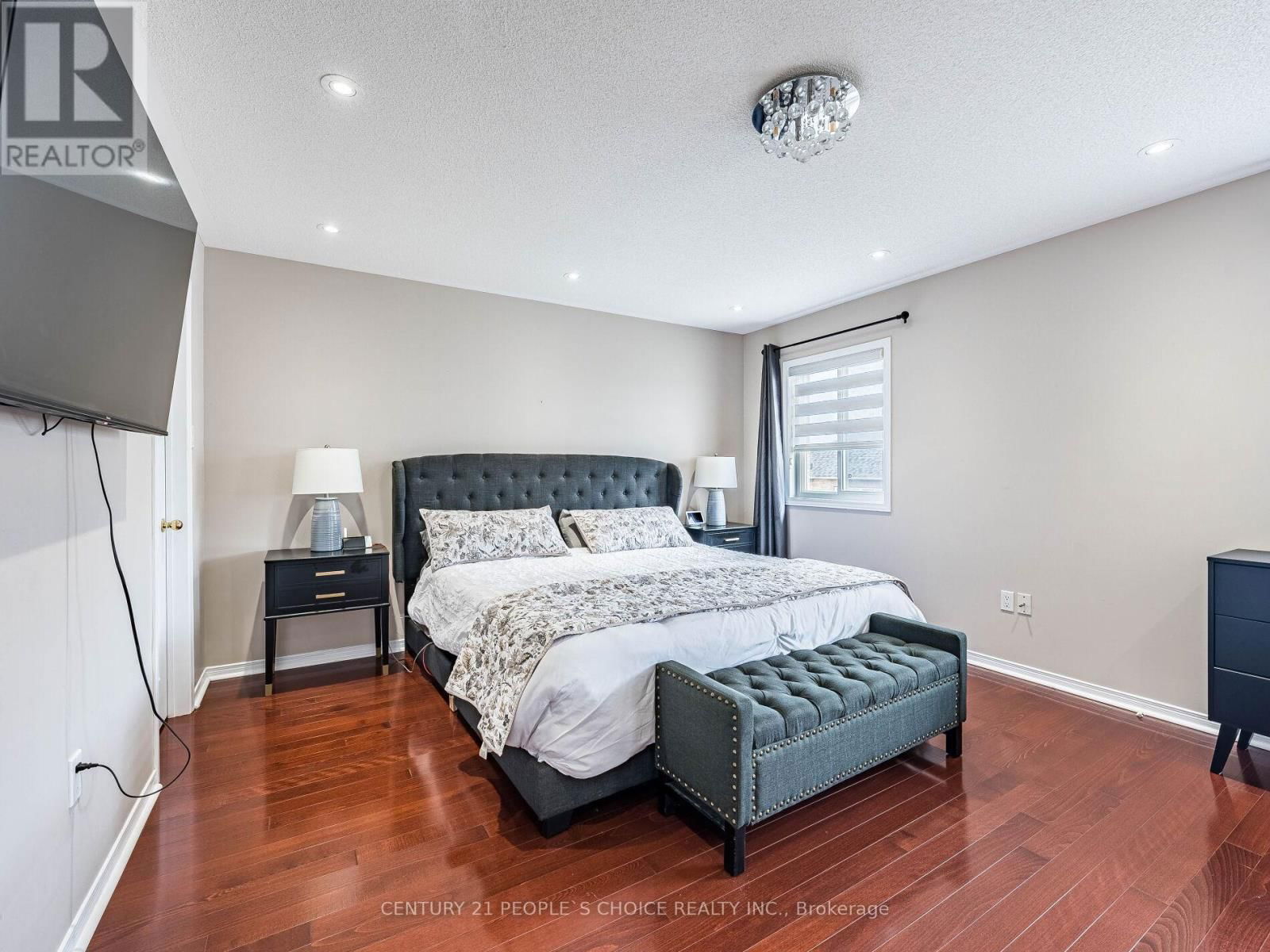 19 BARDEN CRESCENT Image 23