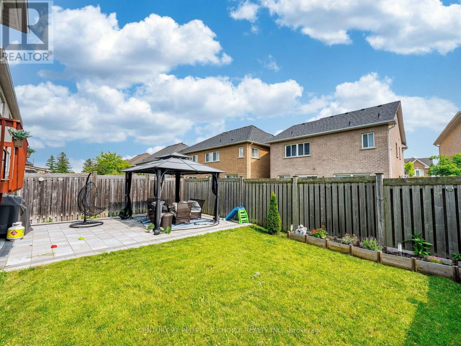 19 BARDEN CRESCENT Image 31