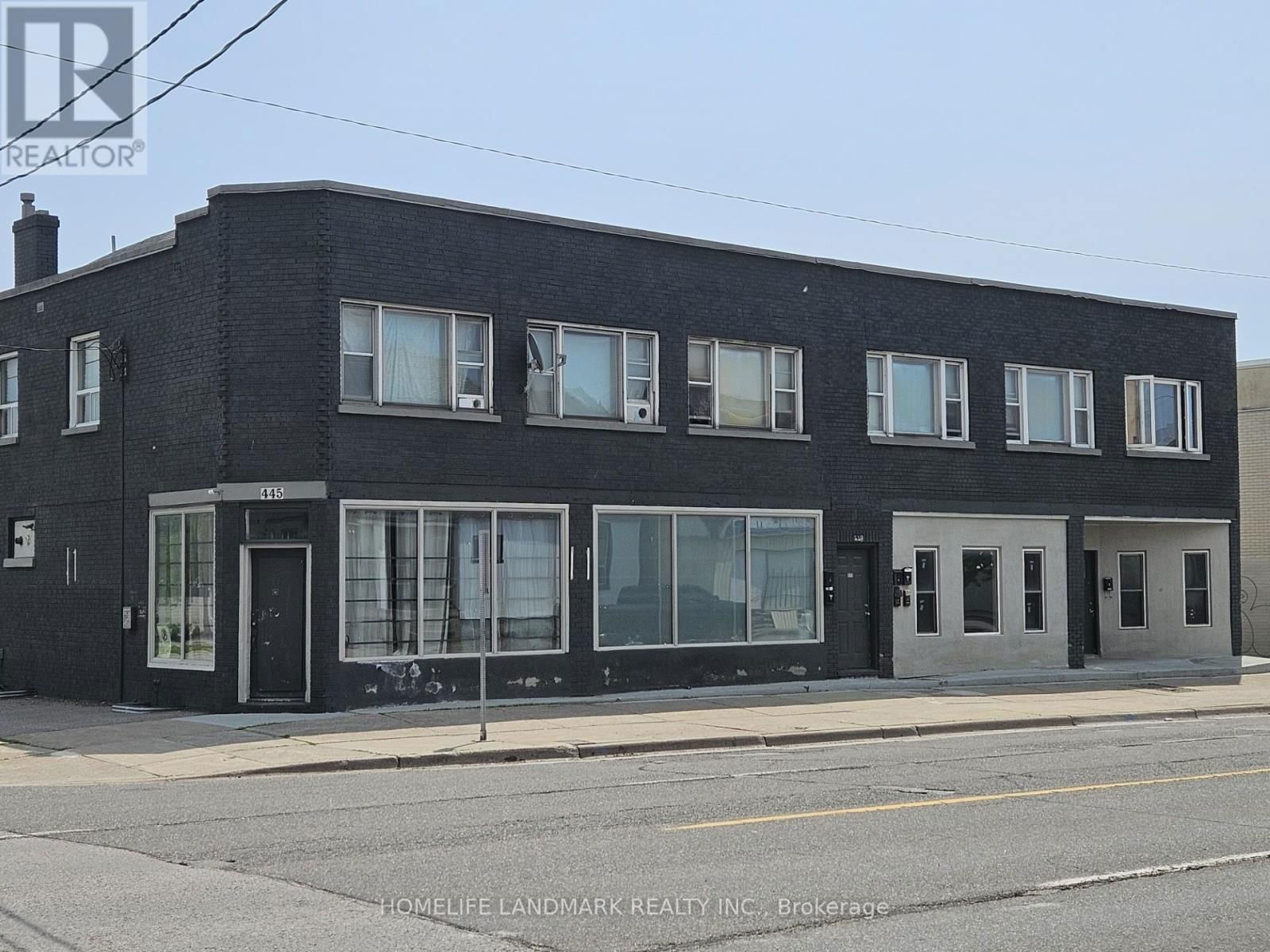 3B Albany - 451 SIMCOE STREET SOUTH Image 1