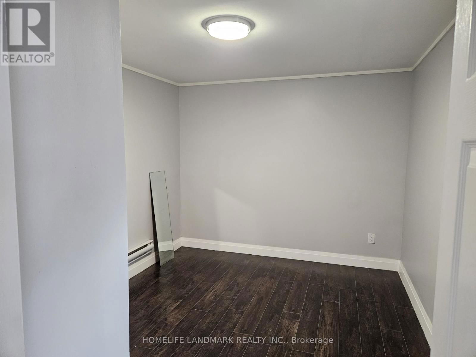 3B Albany - 451 SIMCOE STREET SOUTH Image 10