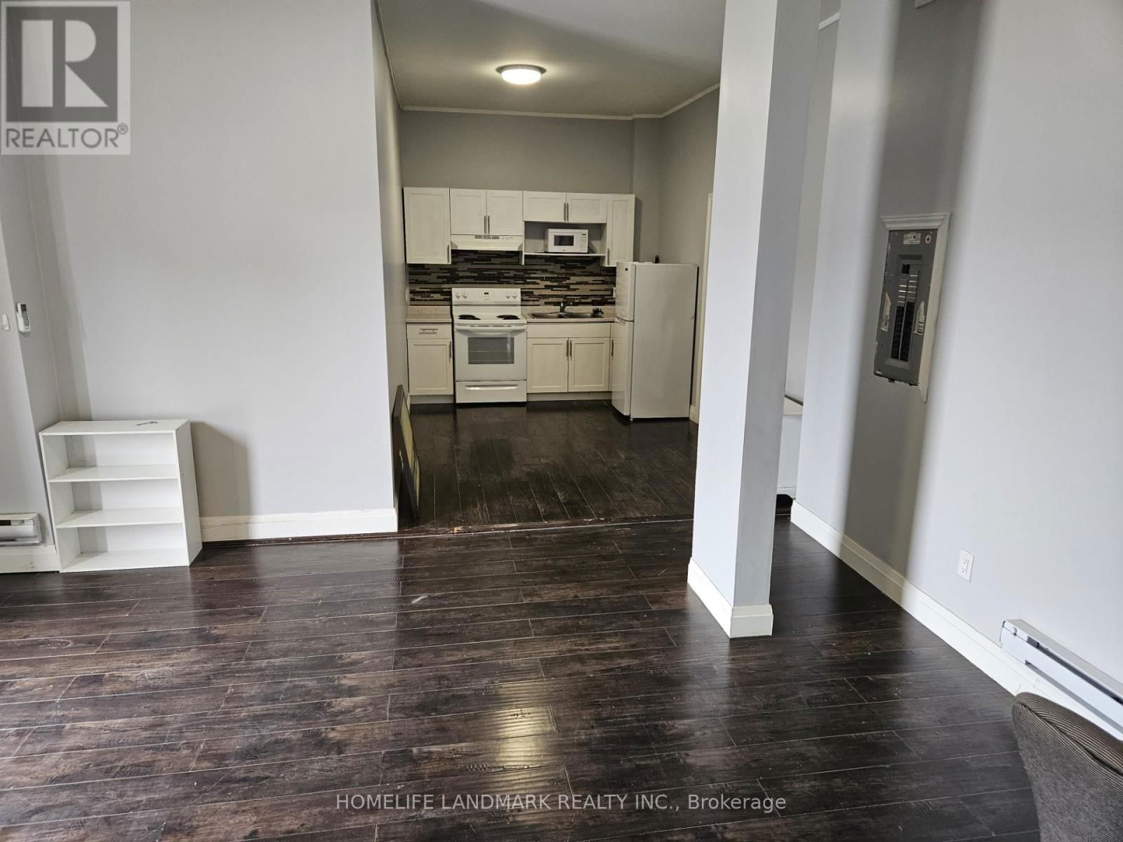 3B Albany - 451 SIMCOE STREET SOUTH Image 18